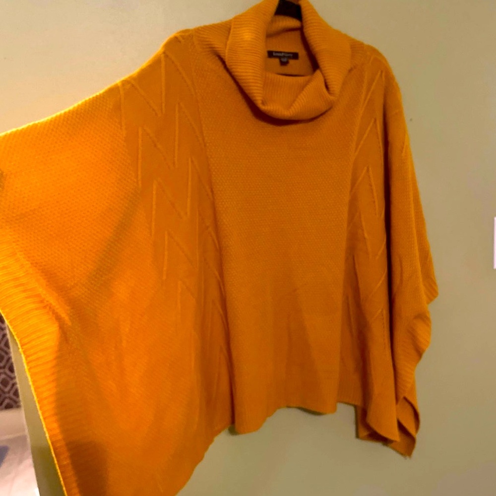 Women's sweater. Mustard/Gold color. Never worn. Laurel Grey brand. One size